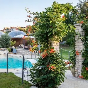 https://il-cottage-delle-farfalle.hotelitalianriviera.com