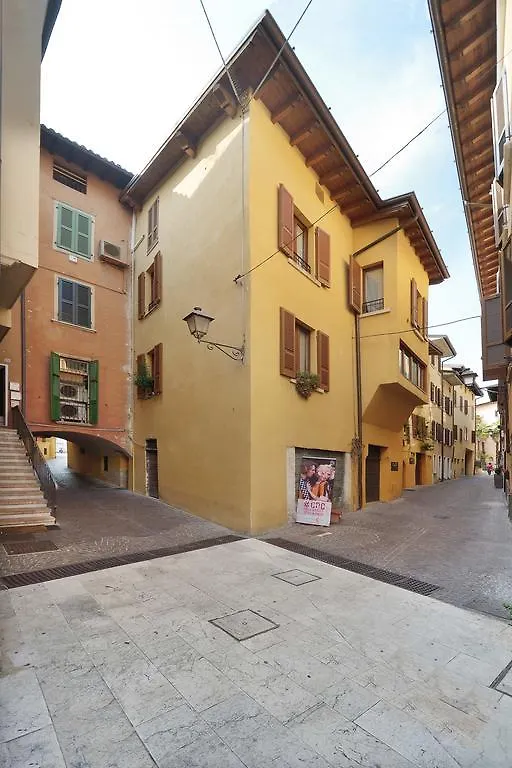 Appartamento Antico Palazzo Signorile Salò 0*,  Italia