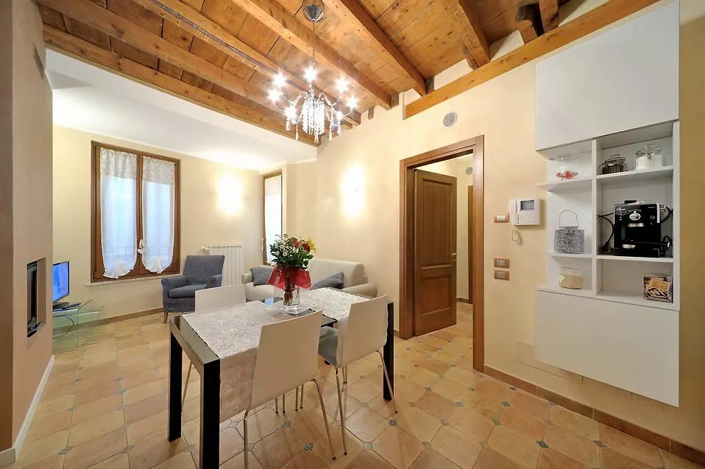 Appartamento Antico Palazzo Signorile Salò Italia